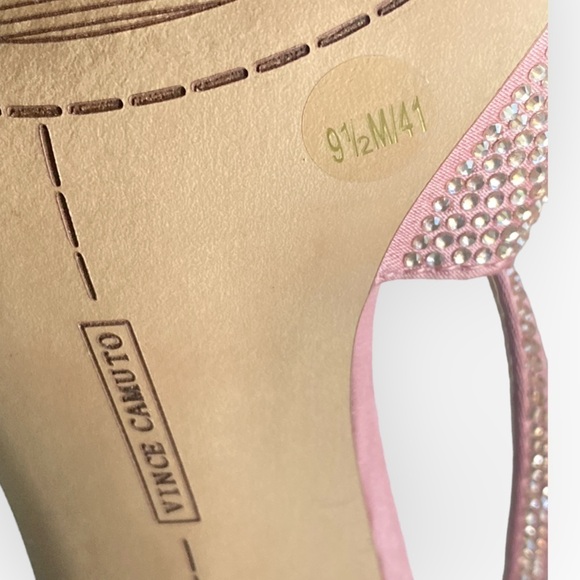 VINCE CAMUTO NWOT Sparkling Rosay Amethyst Silk Wide Stiletto Heel Barbi… - Picture 7 of 8